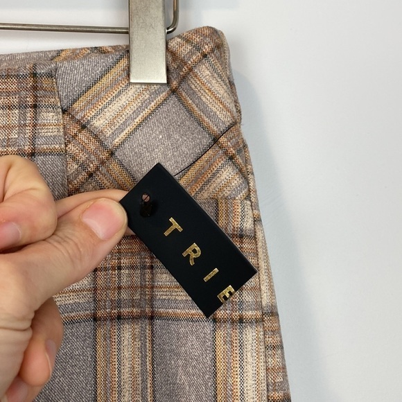 Tribal Plaid Leggings in Tan and Brown - Picture 10 of 15